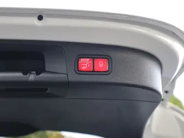 EQA 250 Progressive Advanced  AHK Distr LED Pano