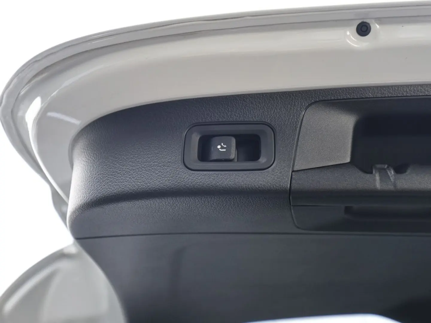 EQA 250 Progressive Advanced  AHK Distr LED Pano