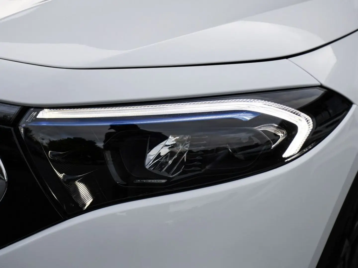 EQA 250 Progressive Advanced  AHK Distr LED Pano