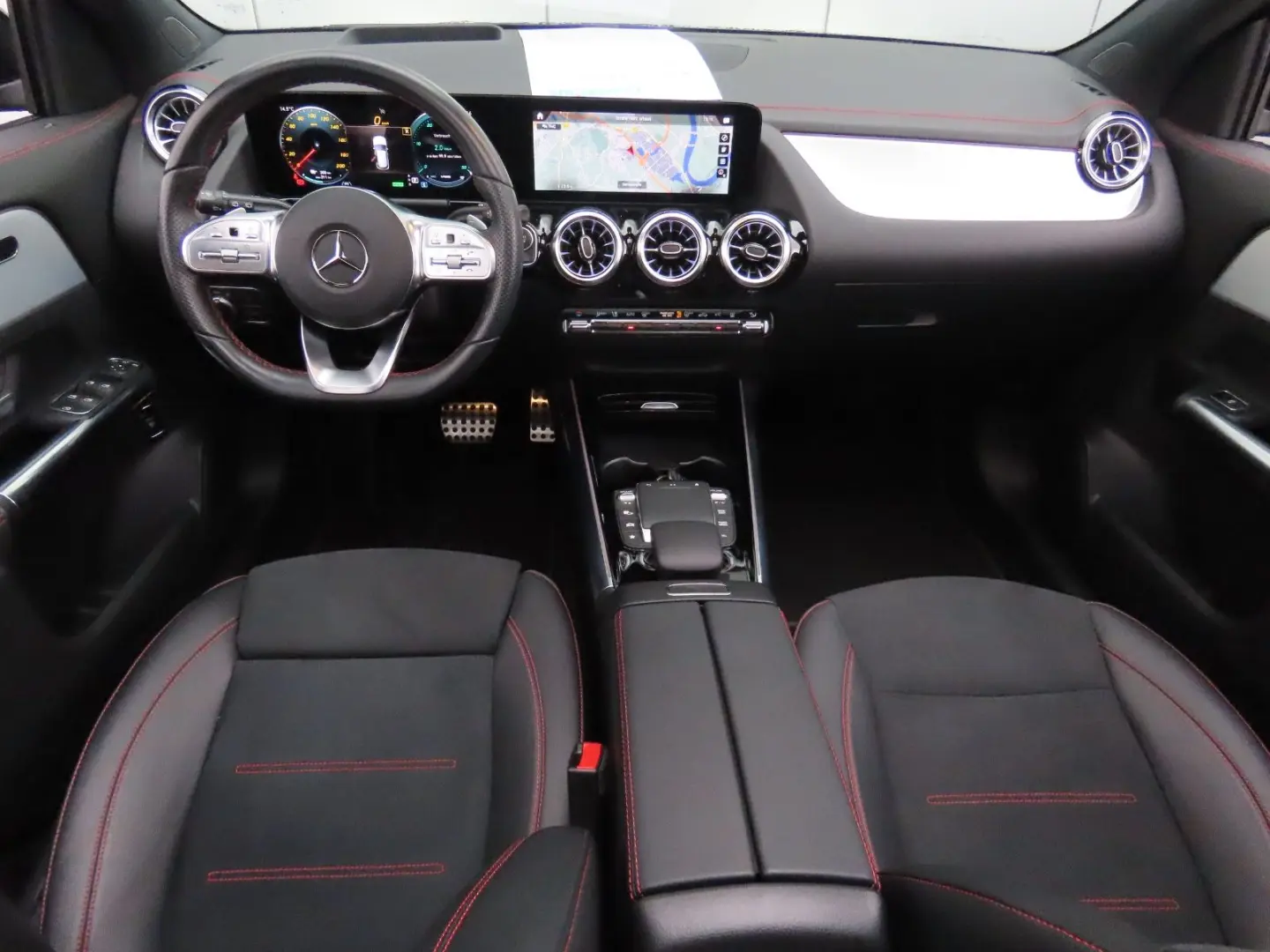 EQA 300 4MATIC Alcantara Ambiente Pano 360