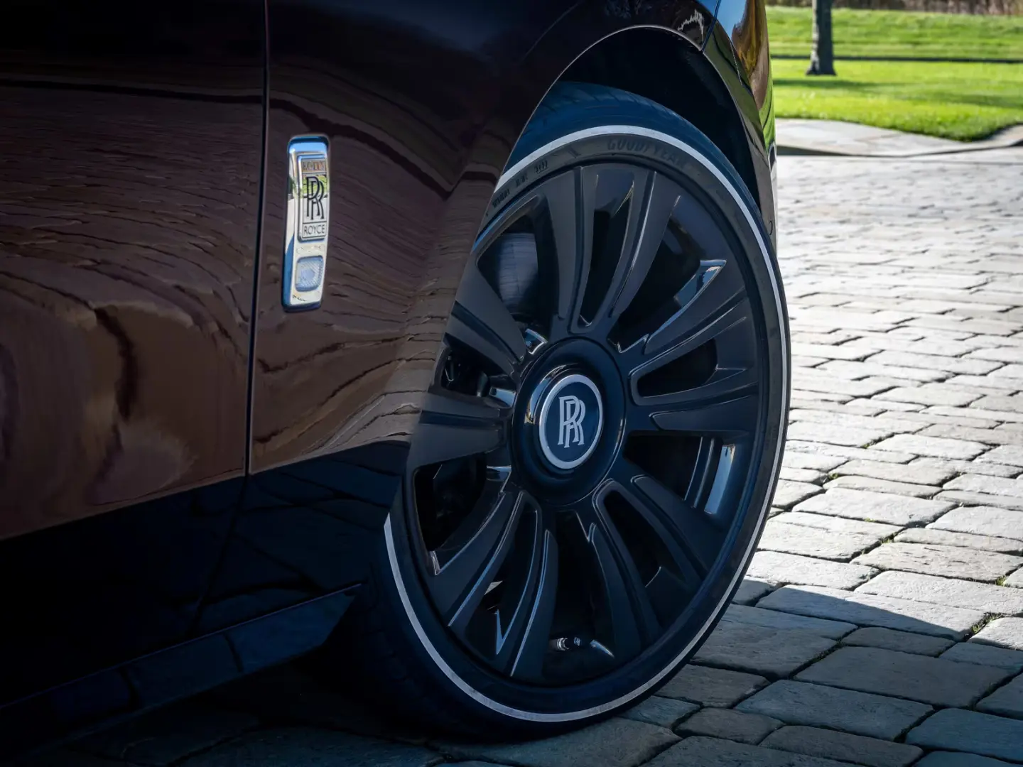 Rolls-Royce Ghost  PROVENANCE