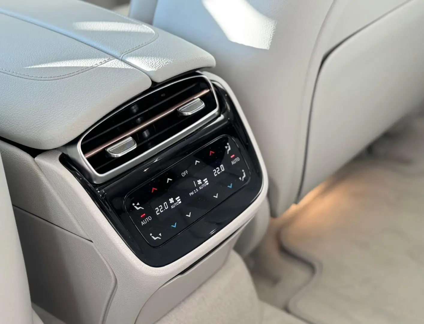 EQE 350 4Matic PANORAMA EXCLUSIVE AMG-LINE