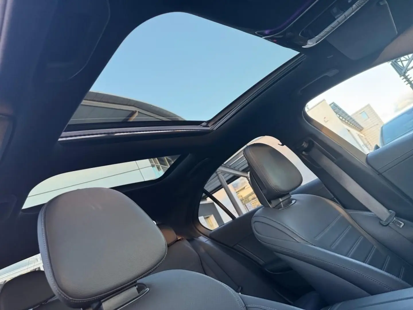 C 300 d AMG  Night  19''  Pano  Sitzklima  DISTR