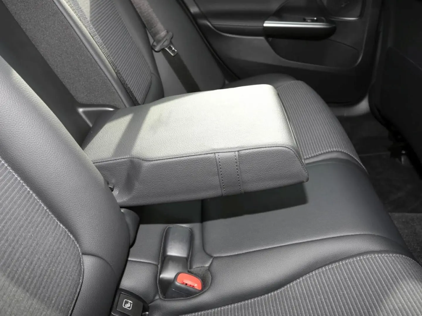 C 300 e Avantgarde MBUX Navi Distronic AHK