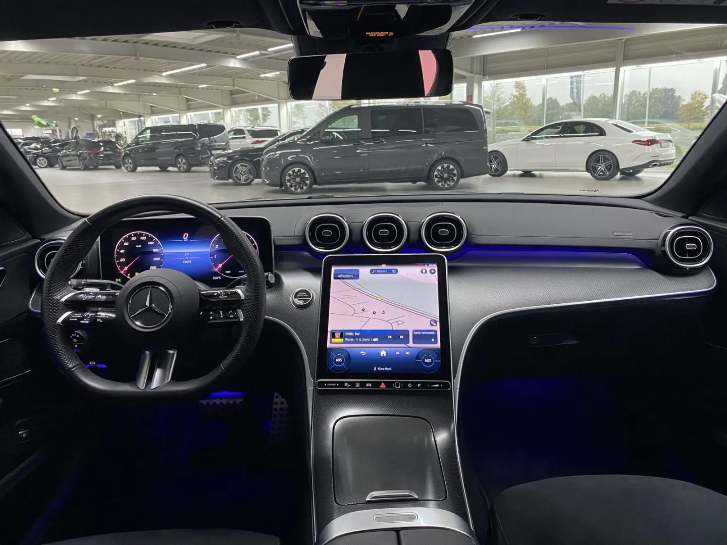 C 180 AMG DIGITAL LIGHT NAV 360  AMBIENTE 18 AMG