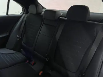 C 180 AMG DIGITAL LIGHT NAV 360  AMBIENTE 18 AMG