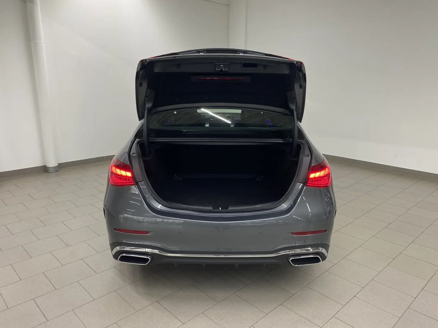 C 180 AMG DIGITAL LIGHT NAV 360  AMBIENTE 18 AMG