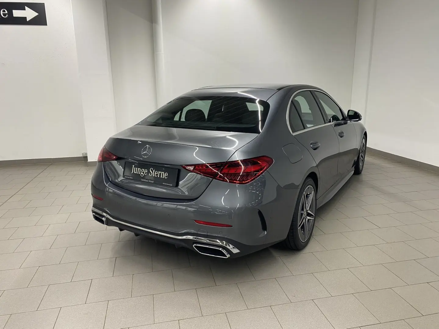 C 180 AMG DIGITAL LIGHT NAV 360  AMBIENTE 18 AMG