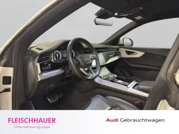 Q8 55 TFSI e qu. 2x S-Line Raute AHK 21'' Kamera