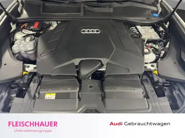 Q8 55 TFSI e qu. 2x S-Line Raute AHK 21'' Kamera