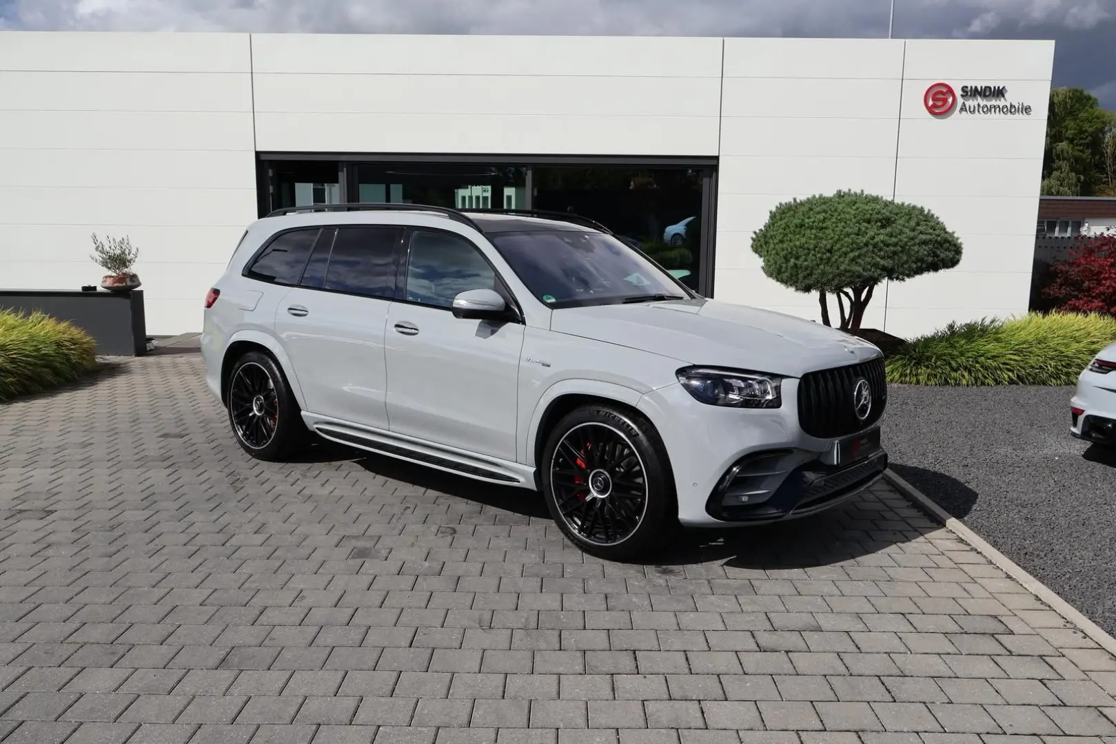 AMG GLS 63 4M  DESIGNO-MANUF.-Perf.-Standhzg-3D