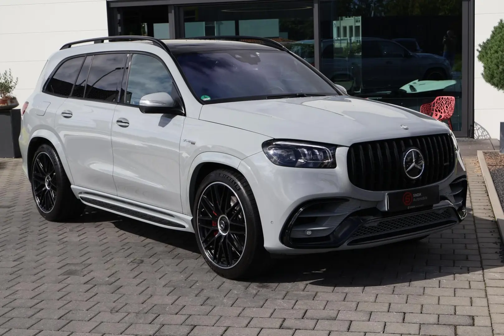 AMG GLS 63 4M  DESIGNO-MANUF.-Perf.-Standhzg-3D