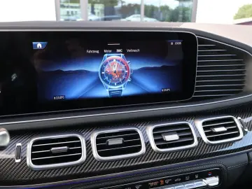 AMG GLS 63 4M  DESIGNO-MANUF.-Perf.-Standhzg-3D