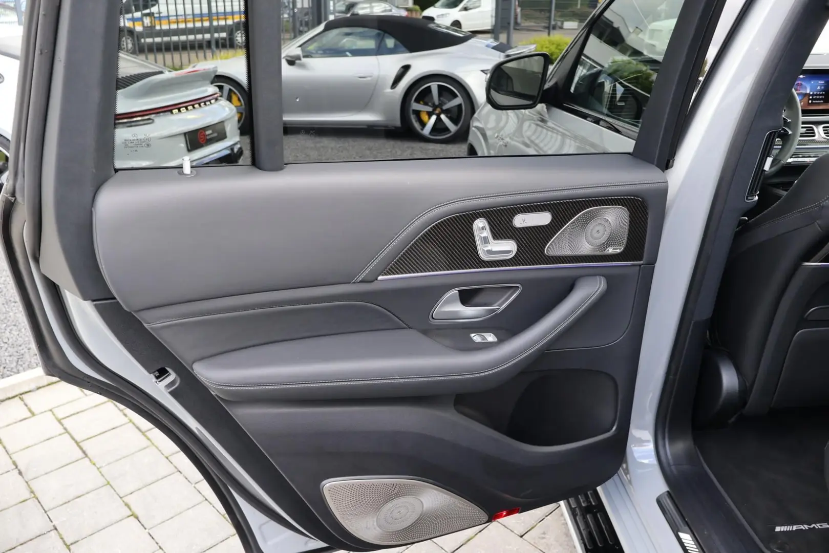 AMG GLS 63 4M  DESIGNO-MANUF.-Perf.-Standhzg-3D