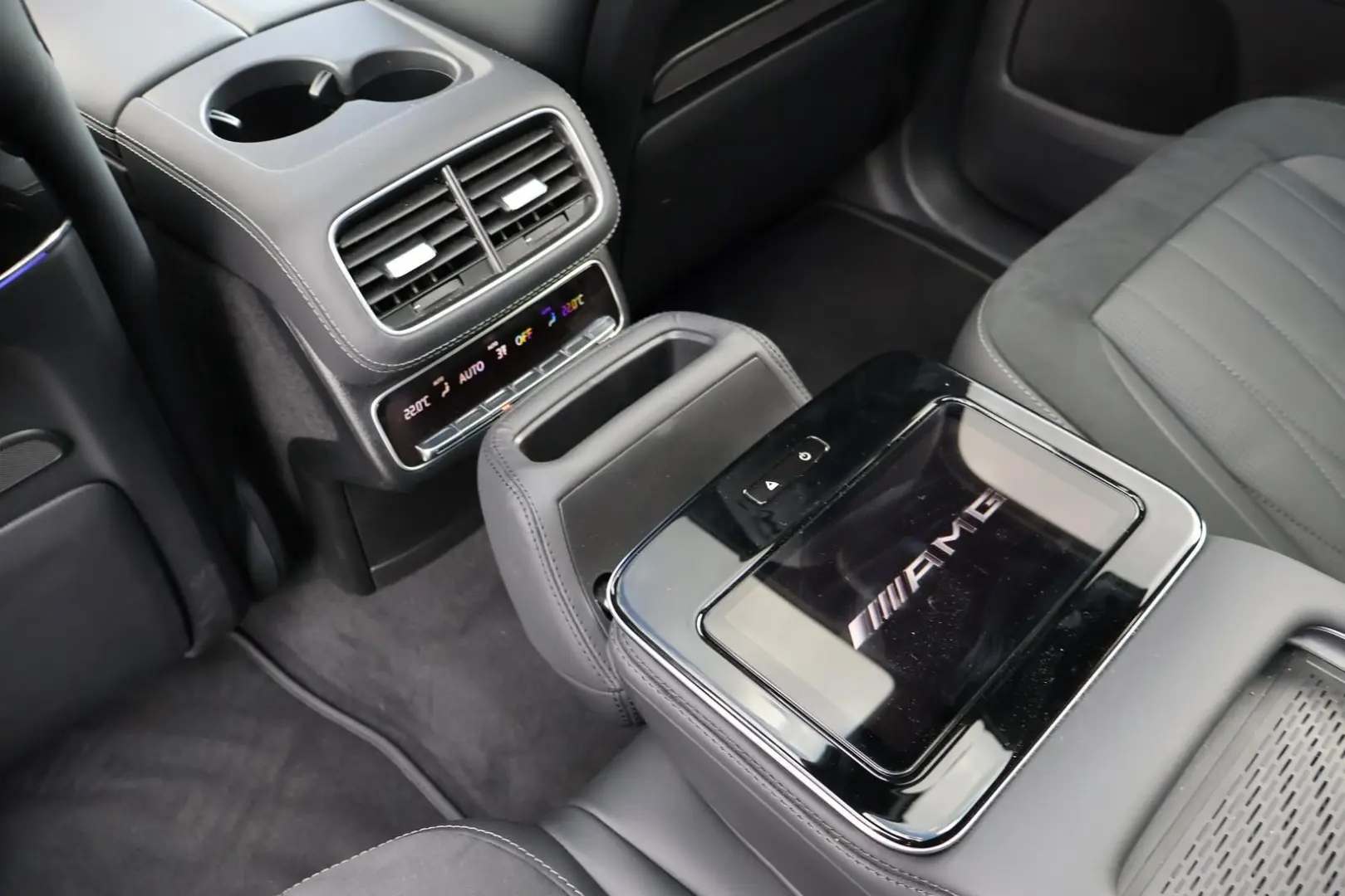 AMG GLS 63 4M  DESIGNO-MANUF.-Perf.-Standhzg-3D