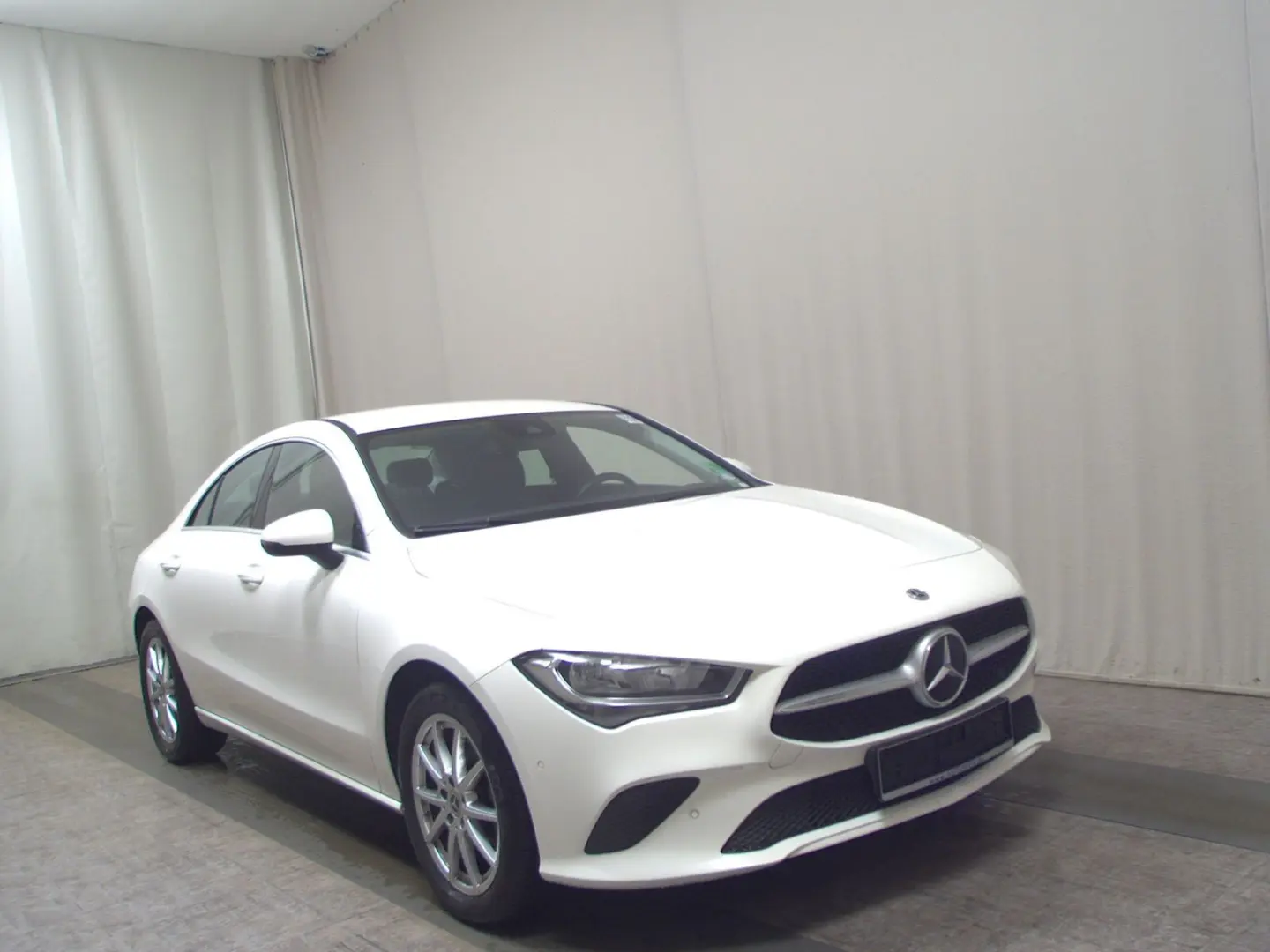 CLA 200 Navi T-Leder MBUX RFK AHK PDC Distronic