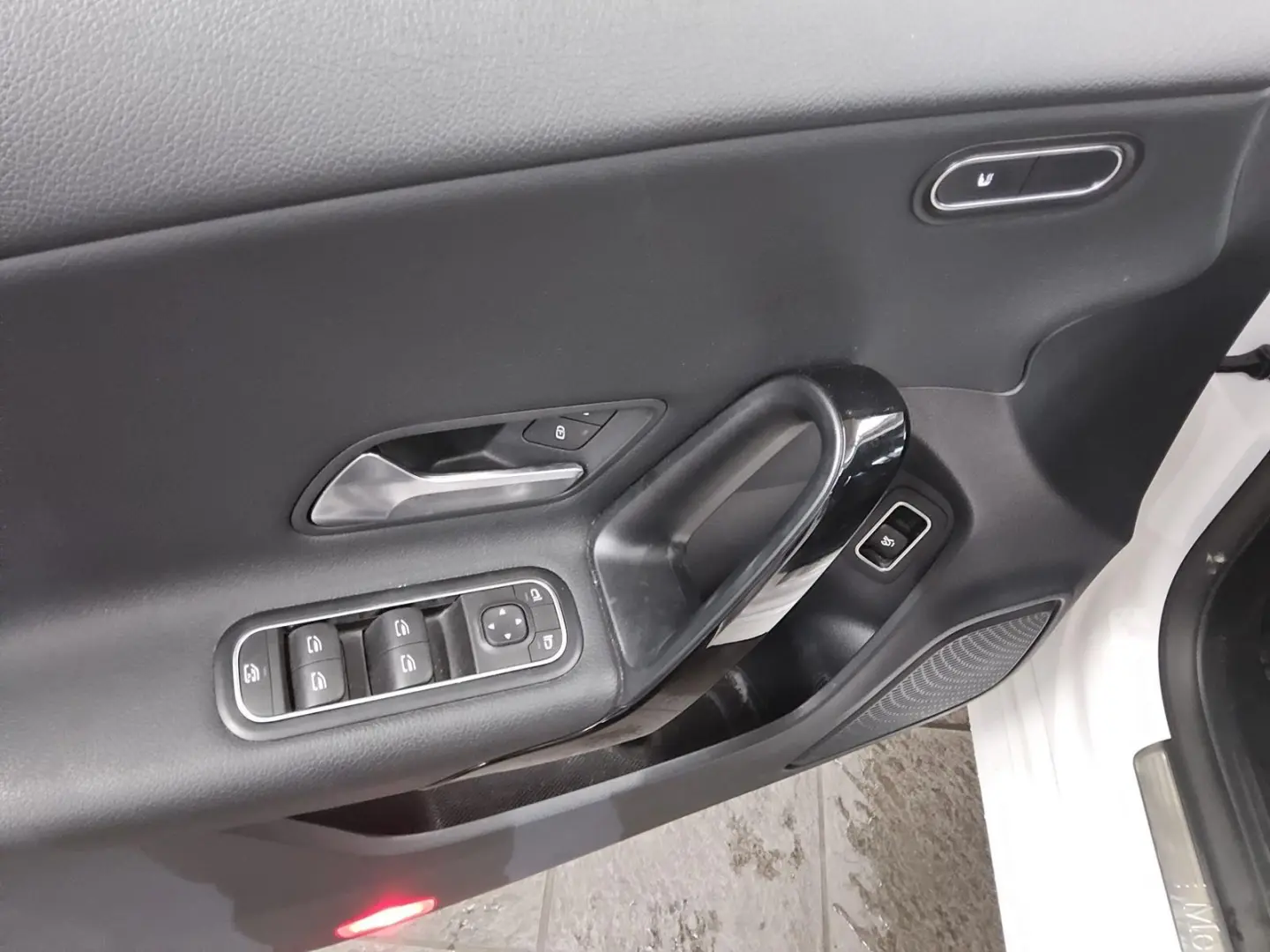 CLA 200 Navi T-Leder MBUX RFK AHK PDC Distronic