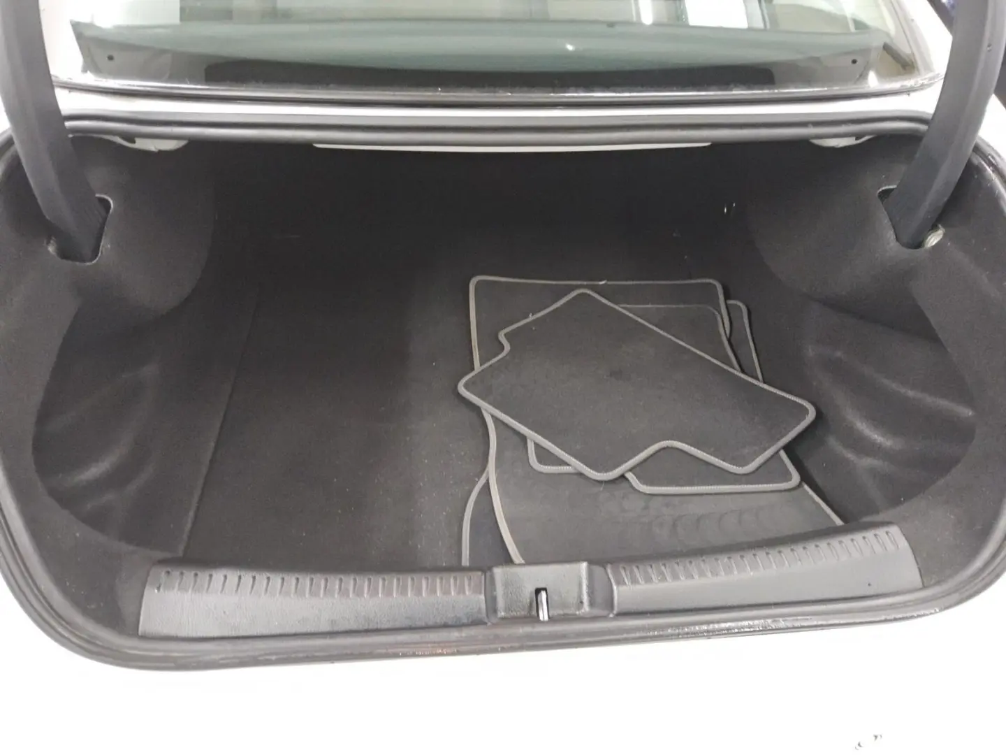 CLA 200 Navi T-Leder MBUX RFK AHK PDC Distronic