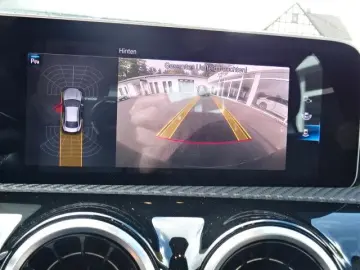 CLA 180d T-LEDER NAVI LED AUTOM PANO KAME 1HAND