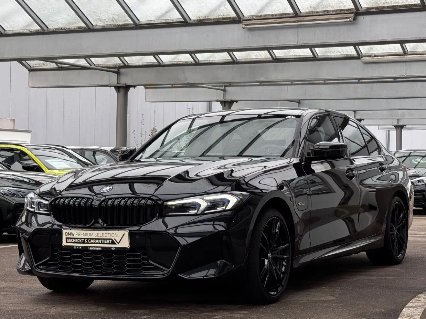 330e xDrive Lim. M-Sport HUD HK