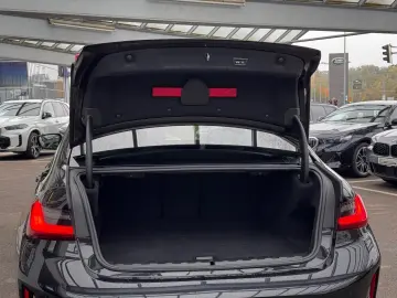 330e xDrive Lim. M-Sport HUD HK