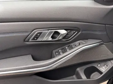 330e xDrive Lim. M-Sport HUD HK