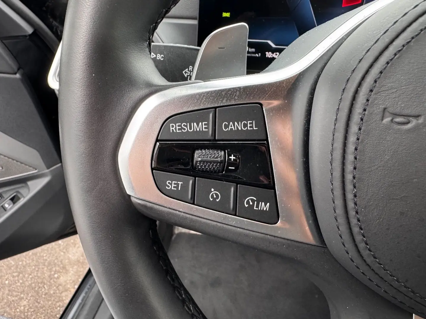 330e xDrive Lim. M-Sport HUD HK