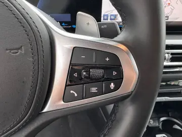 330e xDrive Lim. M-Sport HUD HK