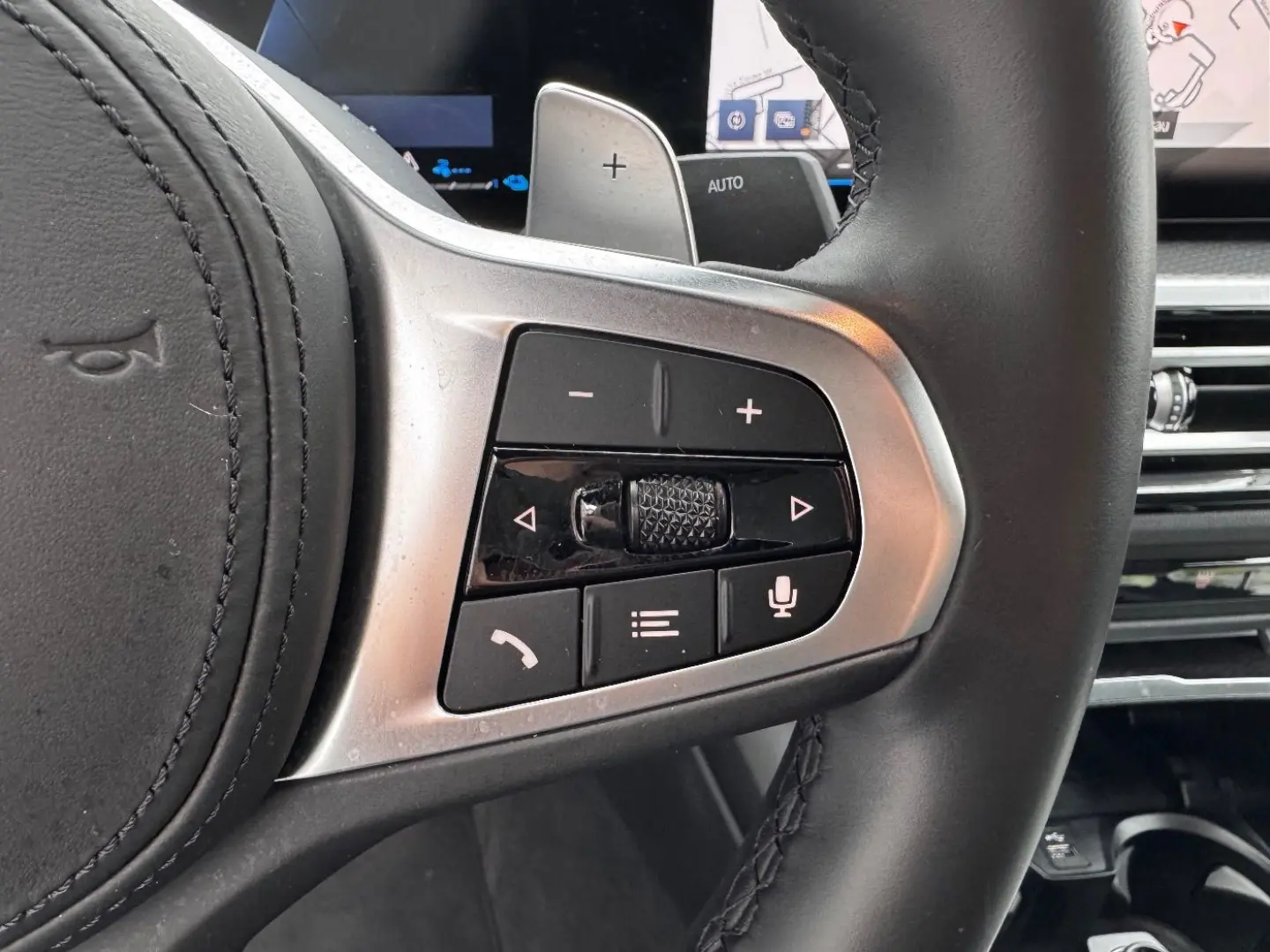 330e xDrive Lim. M-Sport HUD HK