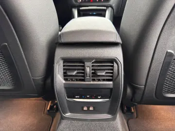 330e xDrive Lim. M-Sport HUD HK