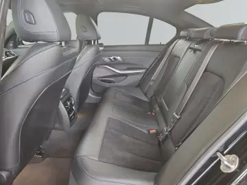 330i xDrive Limousine M Sportpaket Pro 19  LC Pr