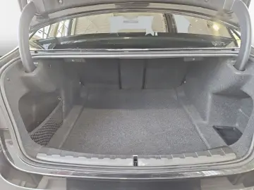 330i xDrive Limousine M Sportpaket Pro 19  LC Pr