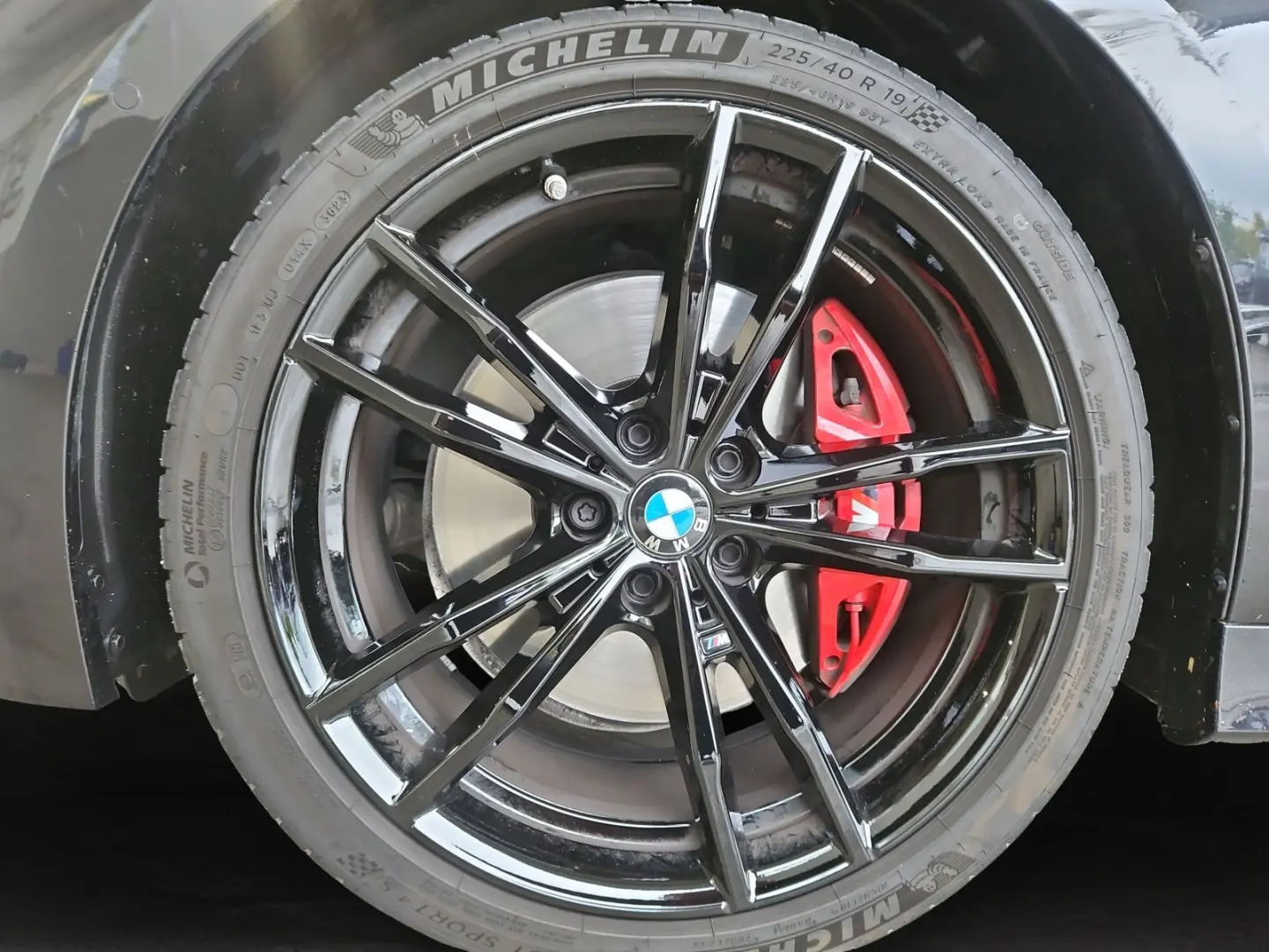 330i xDrive Limousine M Sportpaket Pro 19  LC Pr