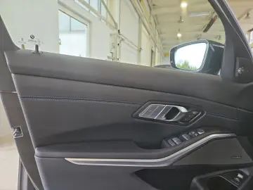 330i xDrive Limousine M Sportpaket Pro 19  LC Pr