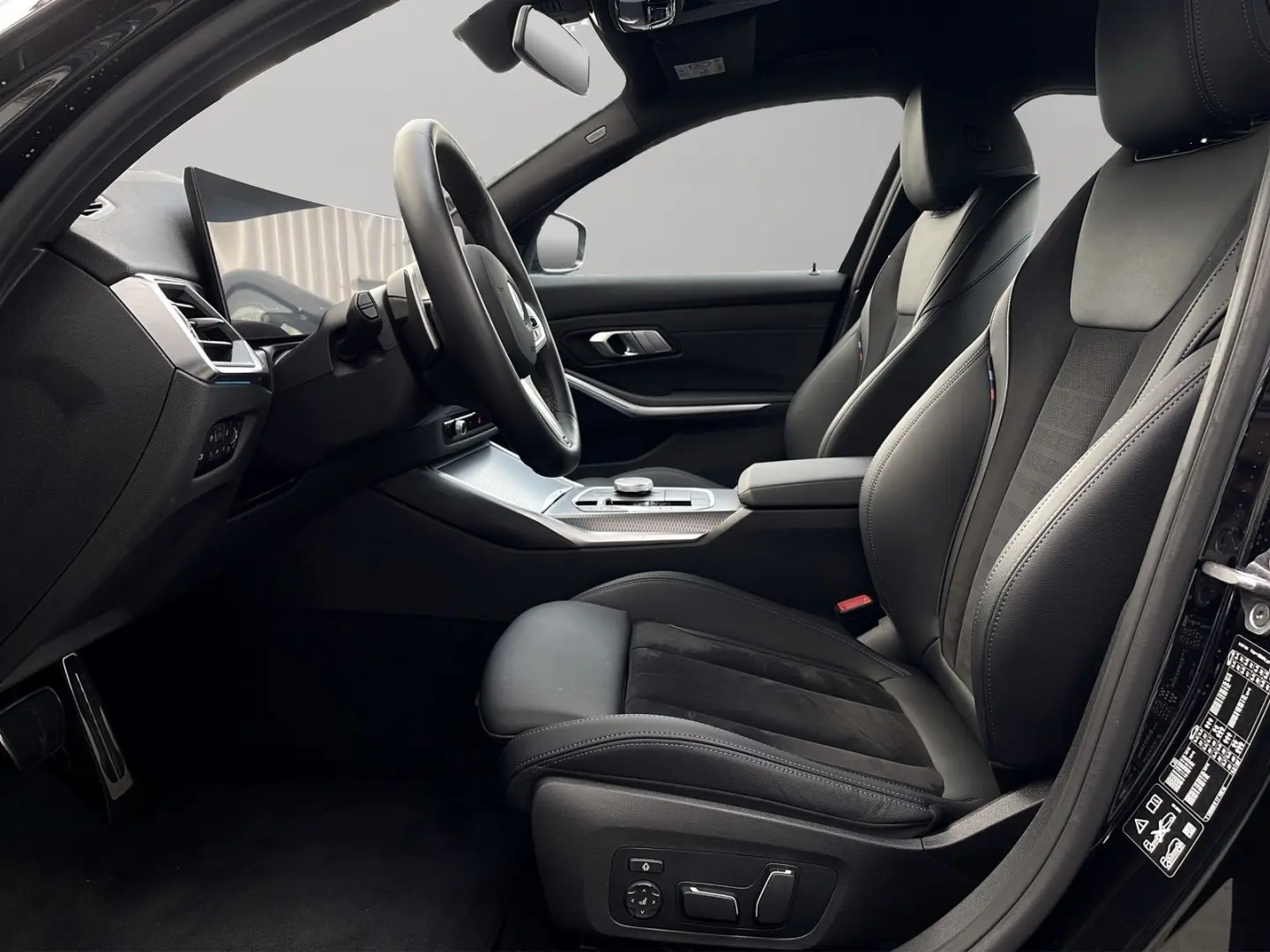 330i xDrive Limousine M SPORTPAKET AHK UPE 75.42