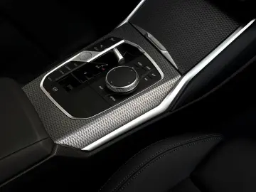 330i xDrive Limousine M SPORTPAKET AHK UPE 75.42