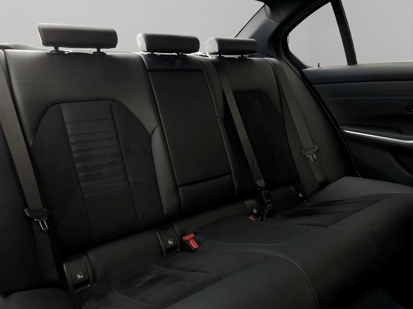 330i xDrive Limousine M SPORTPAKET AHK UPE 75.42