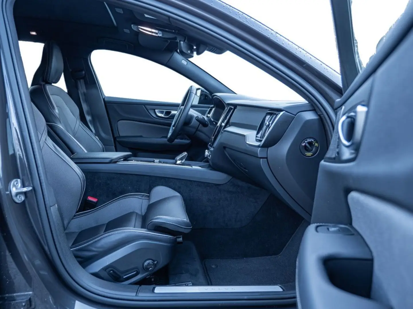 V60 B4 Plus Dark Pano Kam H-K