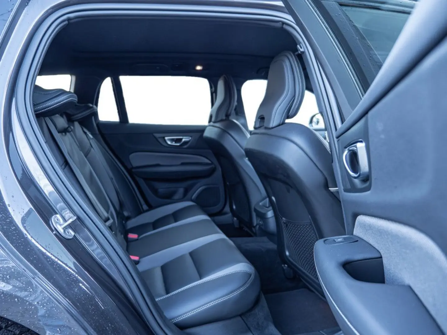 V60 B4 Plus Dark Pano Kam H-K