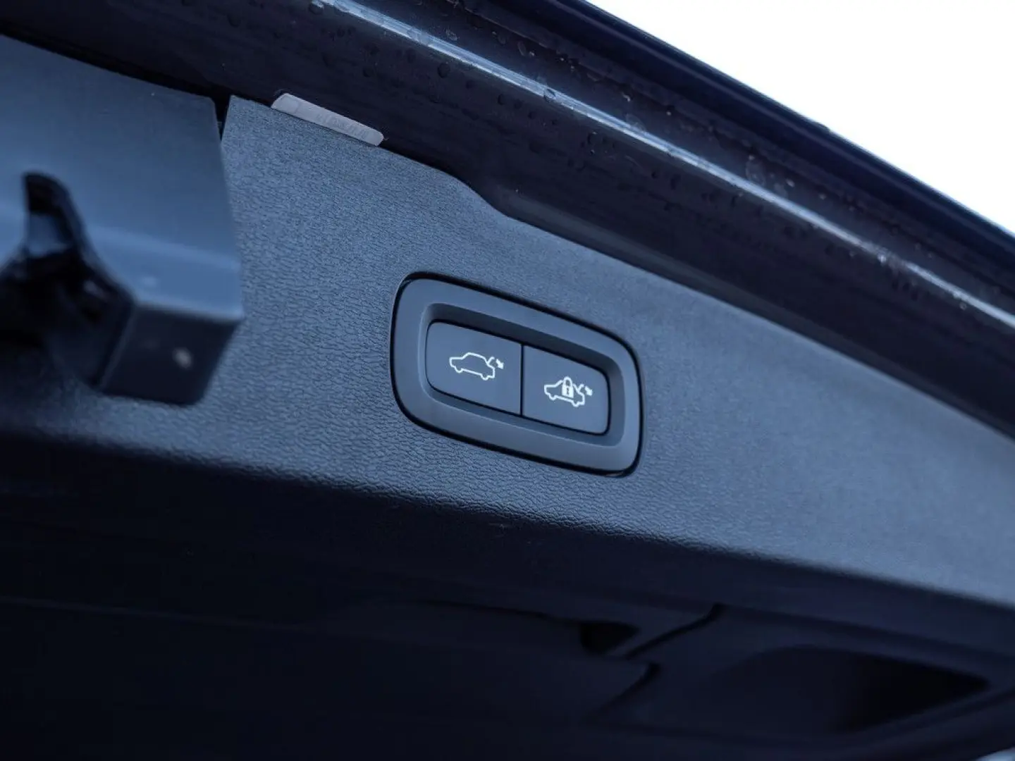 V60 B4 Plus Dark Pano Kam H-K