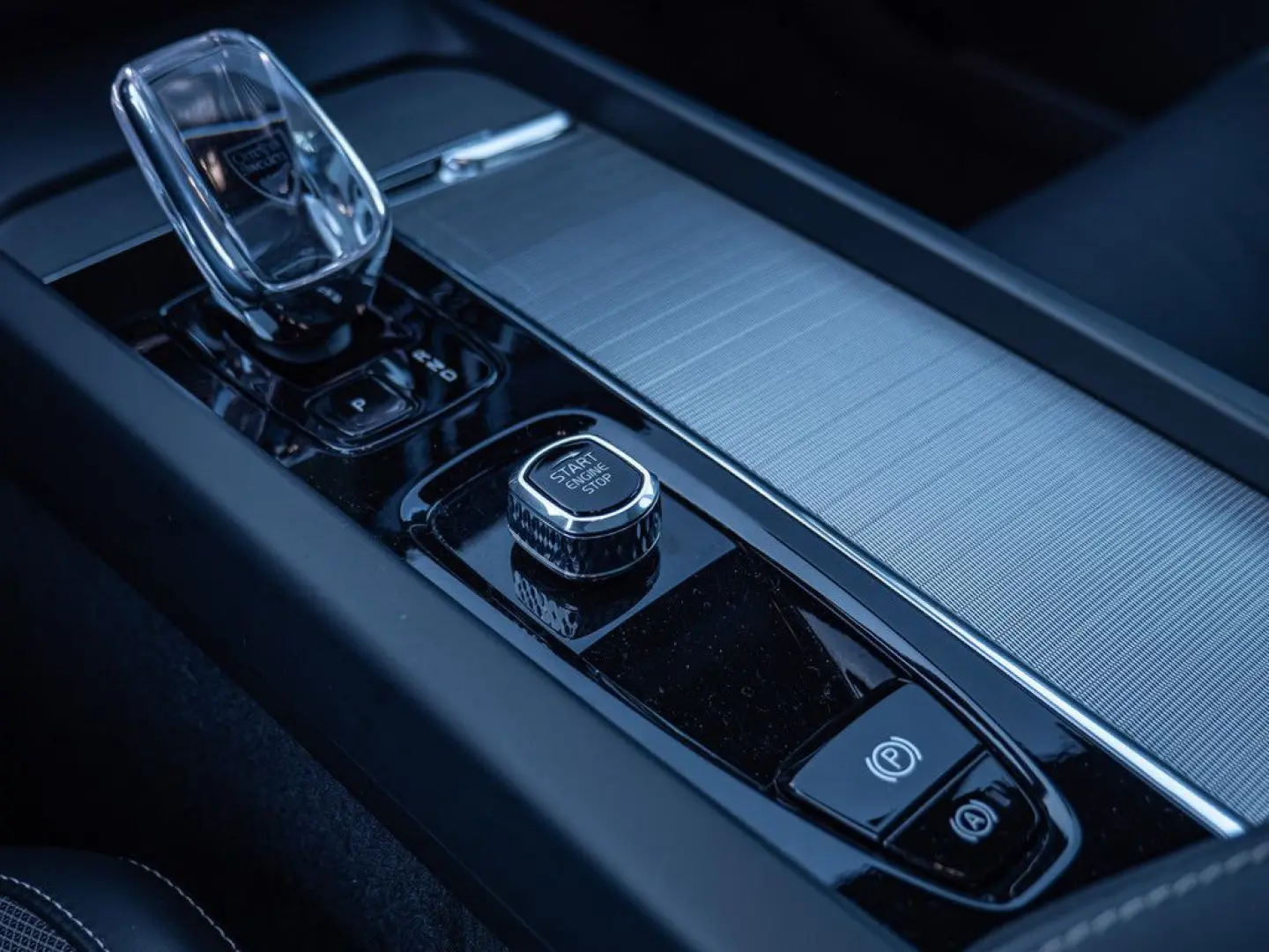 V60 B4 Plus Dark Pano Kam H-K