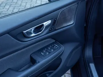 V60 B4 Plus Dark Pano Kam H-K