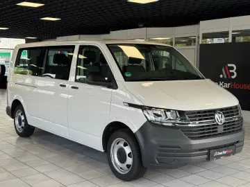 T6.1 Transporter Kombi lang FWD · AHK · 9 Sitzer