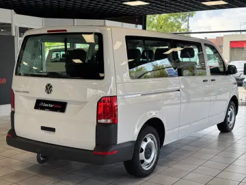 T6.1 Transporter Kombi lang FWD · AHK · 9 Sitzer