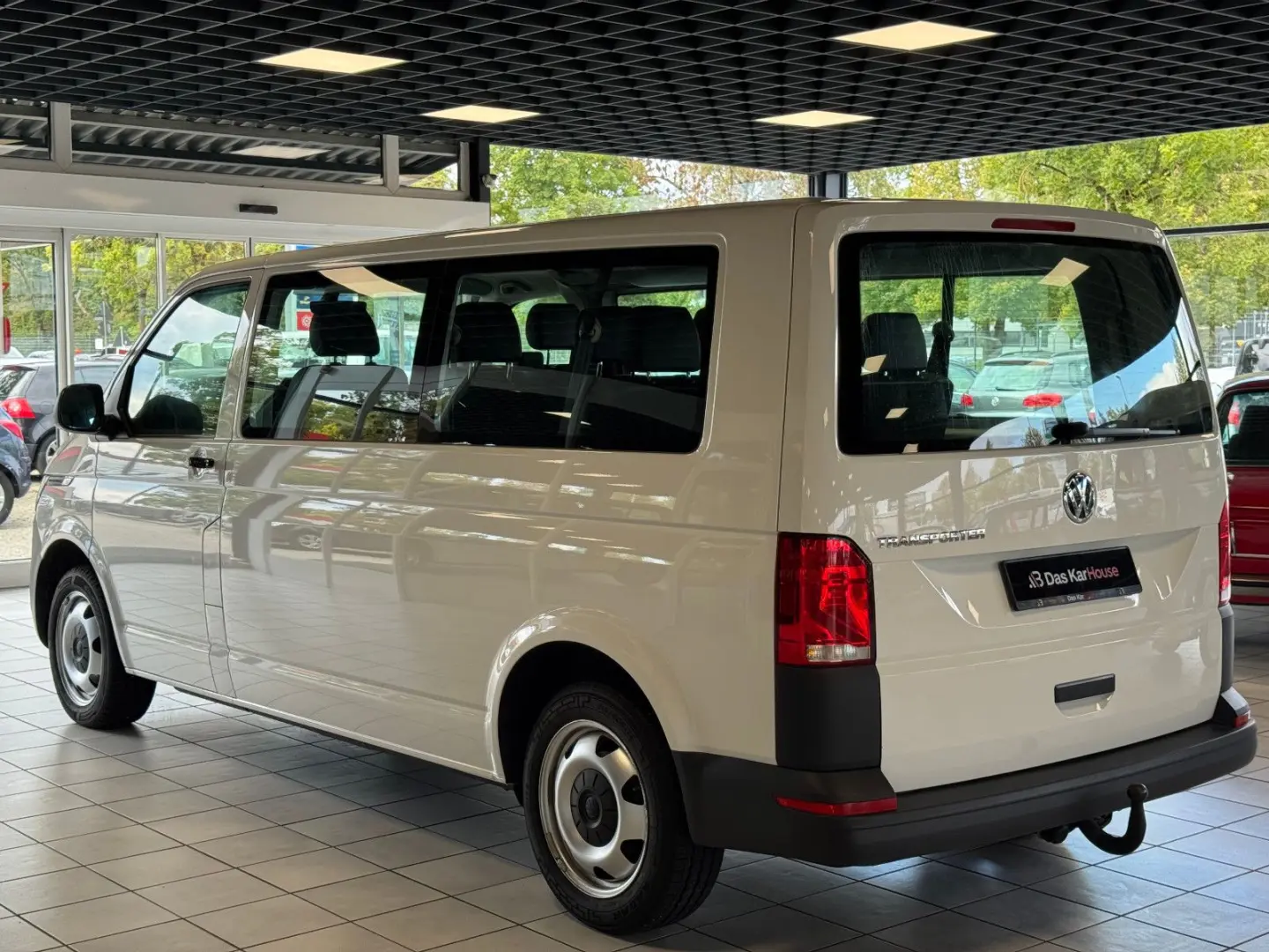 T6.1 Transporter Kombi lang FWD · AHK · 9 Sitzer