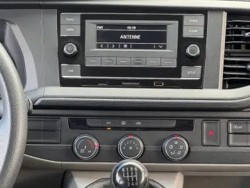 T6.1 Transporter Kombi lang FWD · AHK · 9 Sitzer