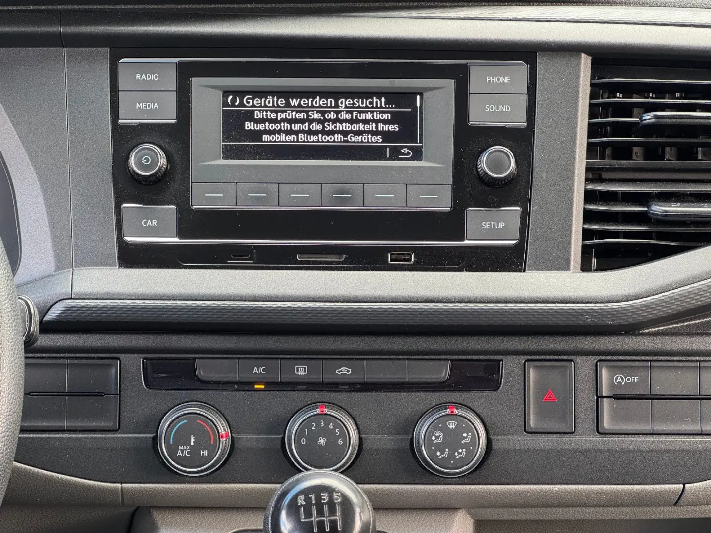 T6.1 Transporter Kombi lang FWD · AHK · 9 Sitzer