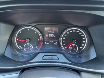 T6.1 Transporter Kombi lang FWD · AHK · 9 Sitzer