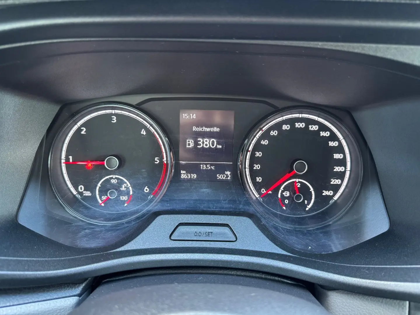 T6.1 Transporter Kombi lang FWD · AHK · 9 Sitzer