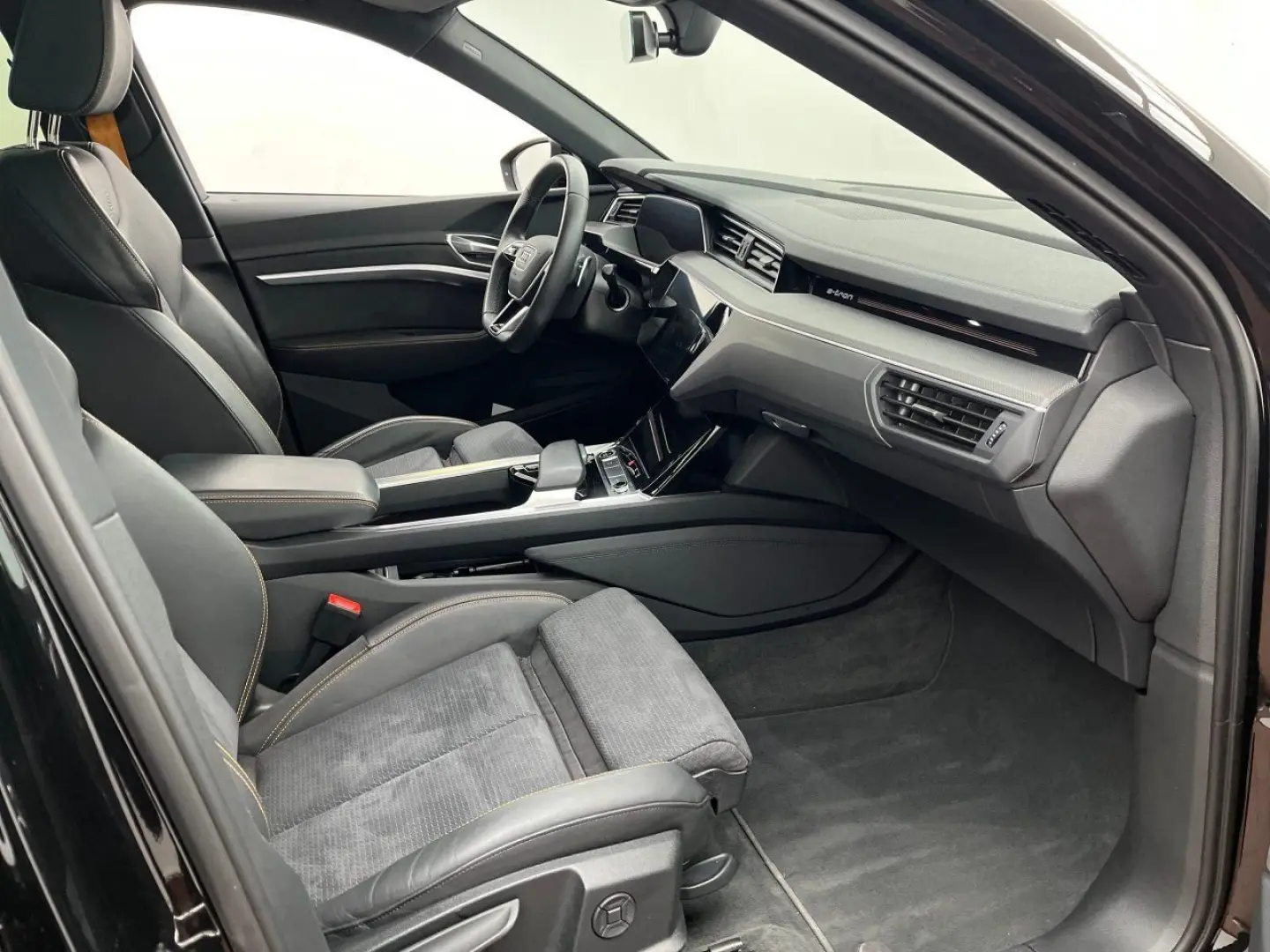 E-TRON SPORTBACK 55 S LINE BLACK EDITION PANO 22